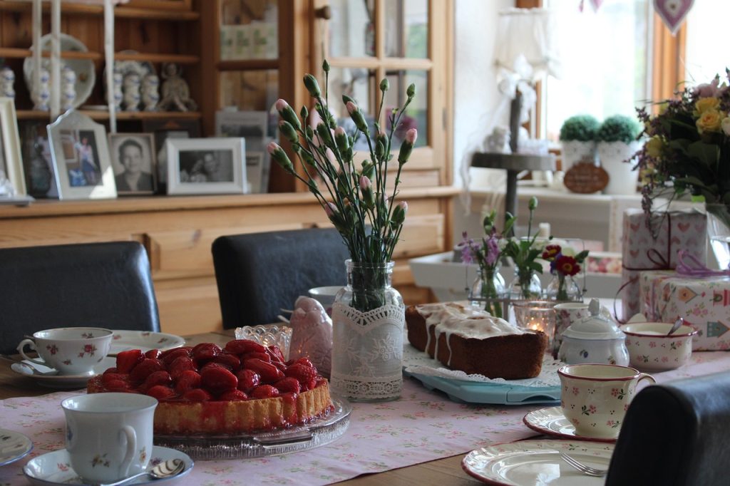 strawberry cake, dining room, dessert, cakes, teatime, pastries, dining room, dining room, dining room, dining room, dining room, teatime, teatime